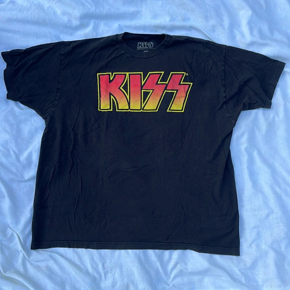 kiss band tee